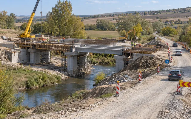 Podul de la Răuțel este reparat în proporție de 75%: traficul rămâne deviat Podul de la Răuțel este reparat în proporție de 75%: traficul rămâne deviat