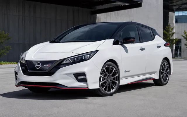 Nissan LEAF NISMO 2026: assetto sportivo senza più potenza