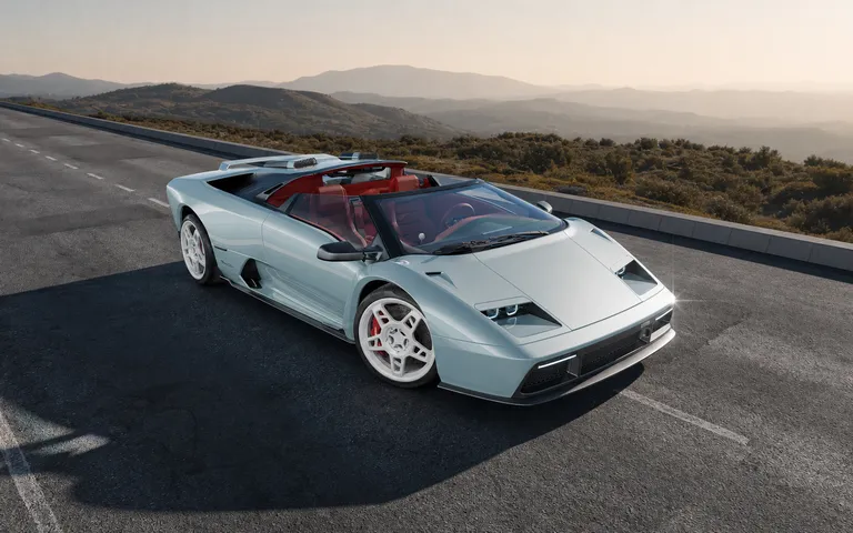 Eccentrica V12 Roadster: carbonio e cambio manuale sulla Diablo Eccentrica V12 Roadster: carbonio e cambio manuale sulla Diablo
